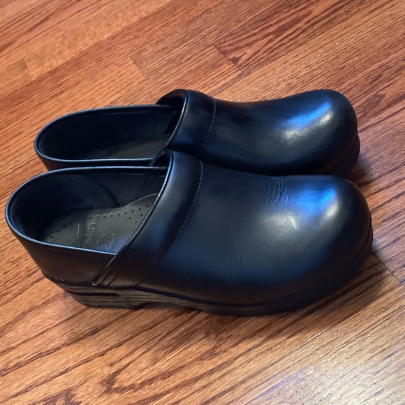Dansko Professional Black Leather Clogs 39 - Picture 3 of 7